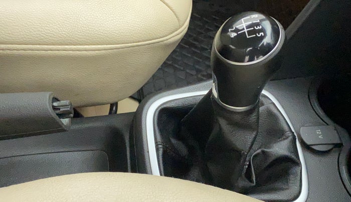 2016 Volkswagen Ameo HIGHLINE1.2L, Petrol, Manual, 53,389 km, Gear Lever