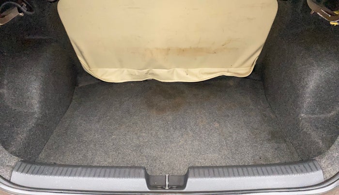 2016 Volkswagen Ameo HIGHLINE1.2L, Petrol, Manual, 53,389 km, Boot Inside