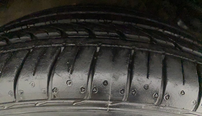2015 Hyundai Elite i20 ASTA 1.2, Petrol, Manual, 49,358 km, Right Rear Tyre Tread