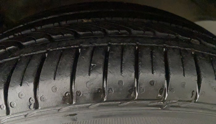 2015 Hyundai Elite i20 ASTA 1.2, Petrol, Manual, 49,358 km, Left Rear Tyre Tread
