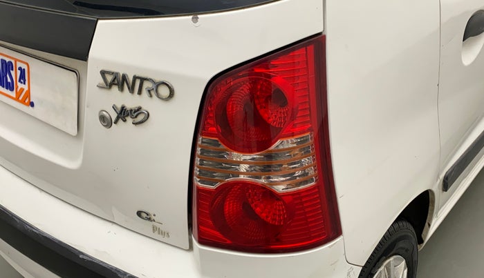 2011 Hyundai Santro Xing GL PLUS, Petrol, Manual, 58,503 km, Right tail light - Minor scratches