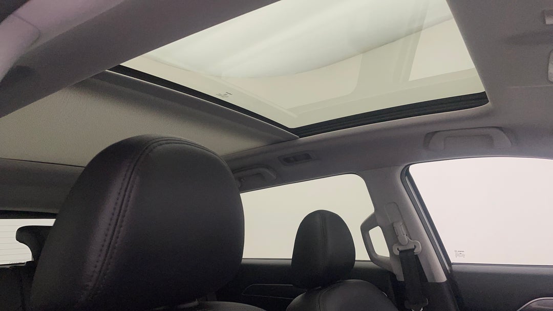 Interior Sunroof/Moonroof