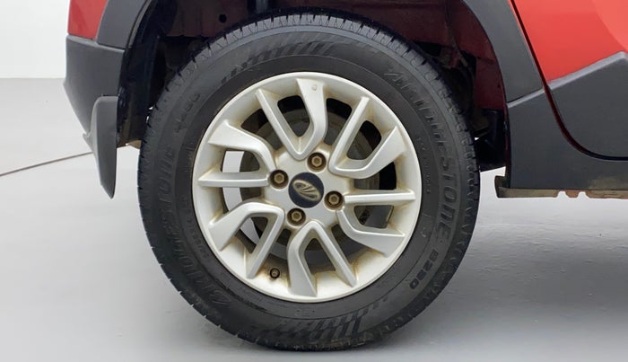 2016 Mahindra Kuv100 K8 6 STR, Petrol, Manual, 43,972 km, Right Rear Wheel