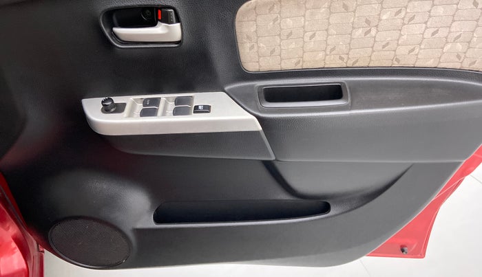 2014 Maruti Wagon R 1.0 VXI, Petrol, Manual, 31,677 km, Driver Side Door Panels Control