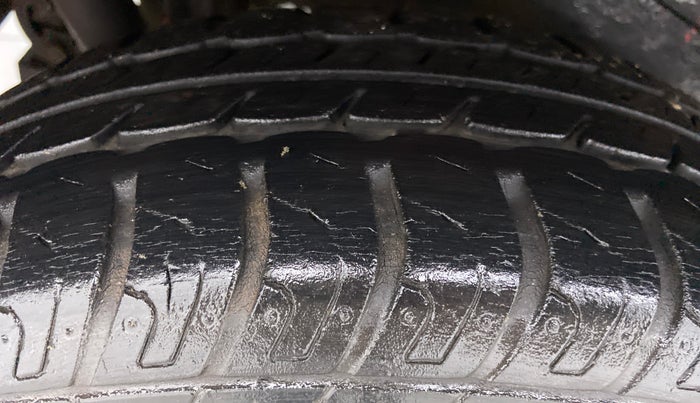2014 Maruti Wagon R 1.0 VXI, Petrol, Manual, 31,677 km, Right Rear Tyre Tread