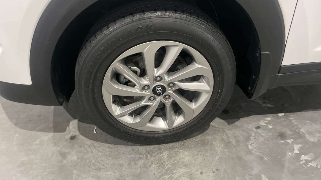 2017 Hyundai Tucson Active (FWD), Manual, 75212 km, Left Front Wheel