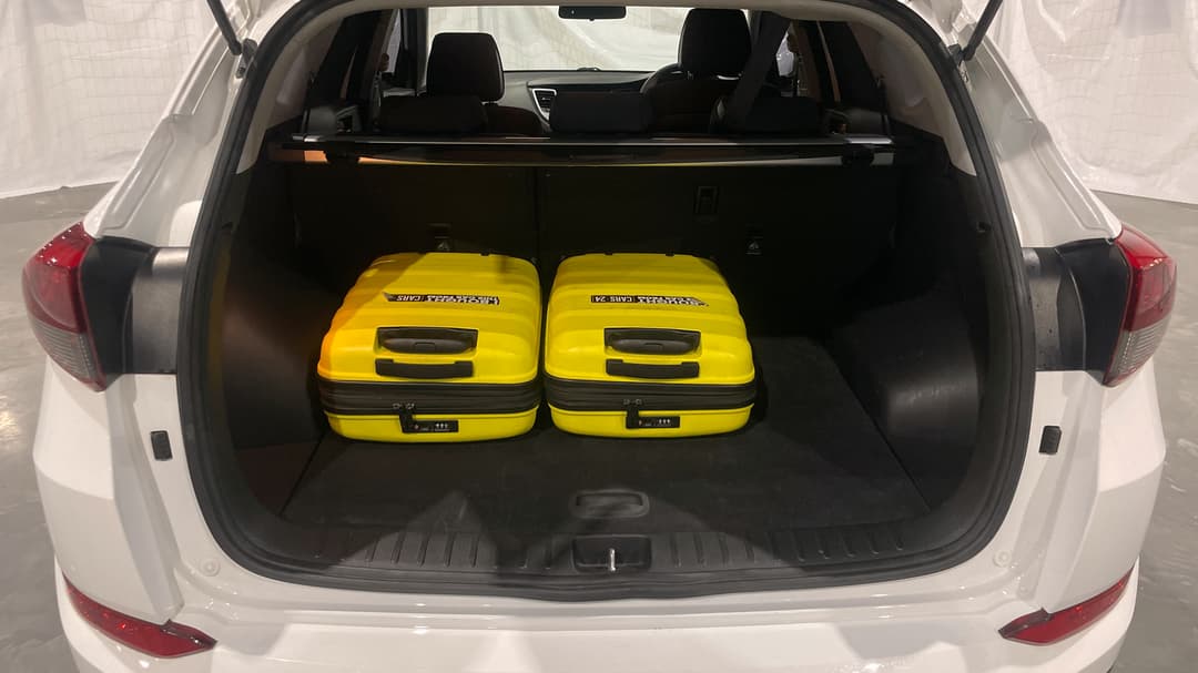 2017 Hyundai Tucson Active (FWD), Manual, 75212 km, Boot Inside View with Luggage