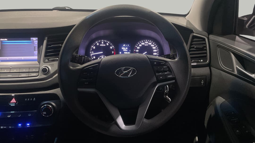 2017 Hyundai Tucson Active (FWD), Manual, 75212 km, Steering Wheel Close-up