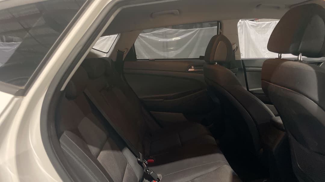 2017 Hyundai Tucson Active (FWD), Manual, 75212 km, Right Side Rear Door Cabin View