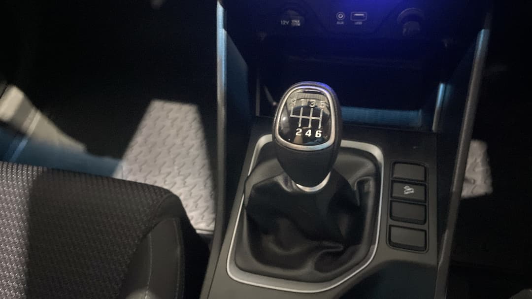 2017 Hyundai Tucson Active (FWD), Manual, 75212 km, Gear Lever 
