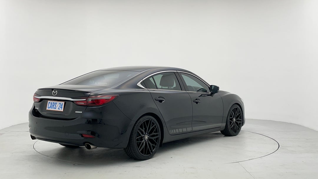 Right Back Diagonal (45- Degree) View