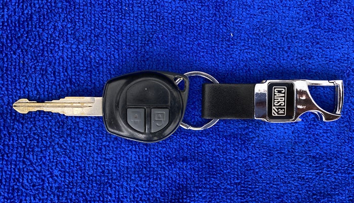 2015 Maruti Swift Dzire VDI ABS, Diesel, Manual, 67,395 km, Key Close Up