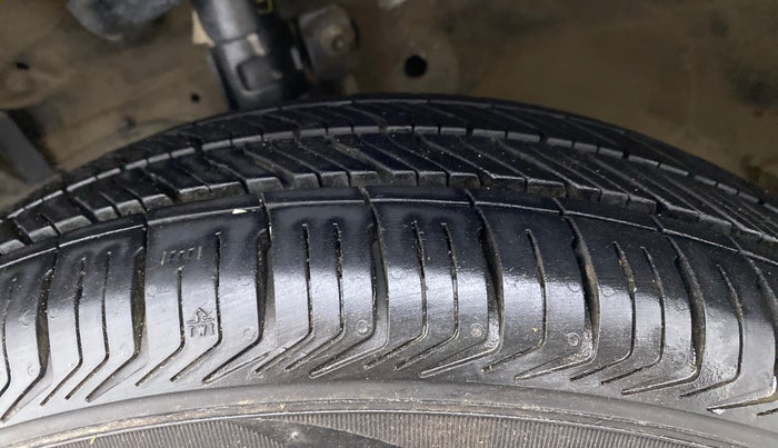 2015 Maruti Swift Dzire VDI ABS, Diesel, Manual, 67,395 km, Left Front Tyre Tread
