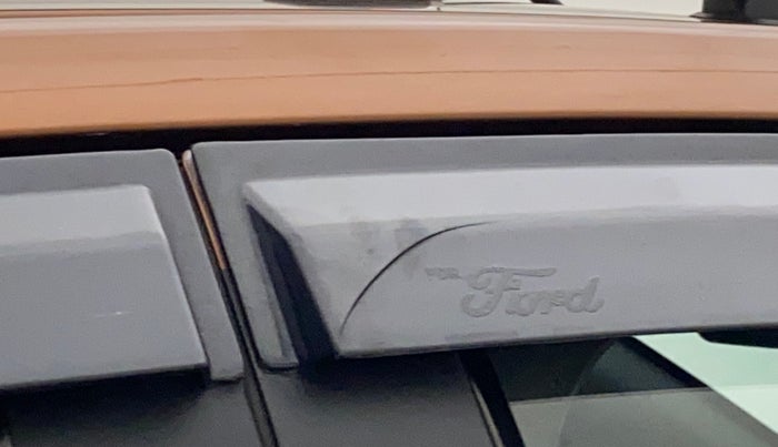 2018 Ford FREESTYLE TITANIUM PLUS 1.5 DIESEL, Diesel, Manual, 64,077 km, Driver-side door - Door visor damaged