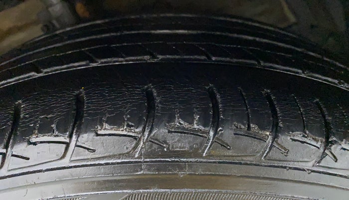 2015 Maruti Ciaz ZXI, Petrol, Manual, 48,251 km, Right Front Tyre Tread