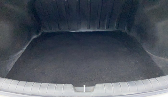 2018 Hyundai Verna 1.6 SX VTVT, Petrol, Manual, 26,588 km, Boot Inside View
