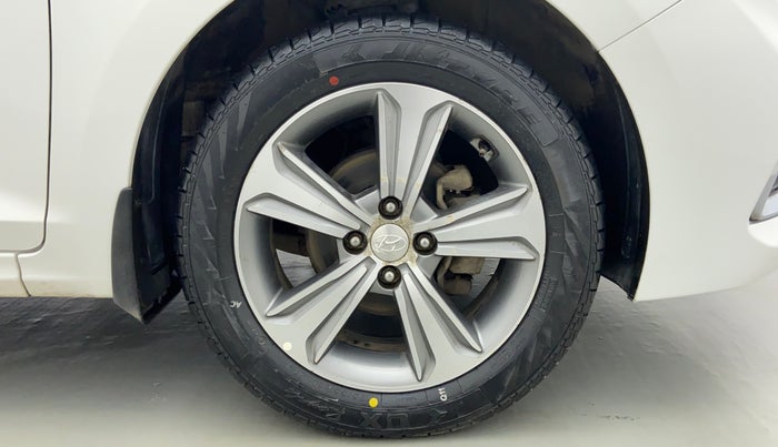 2018 Hyundai Verna 1.6 SX VTVT, Petrol, Manual, 26,588 km, Right Front Tyre