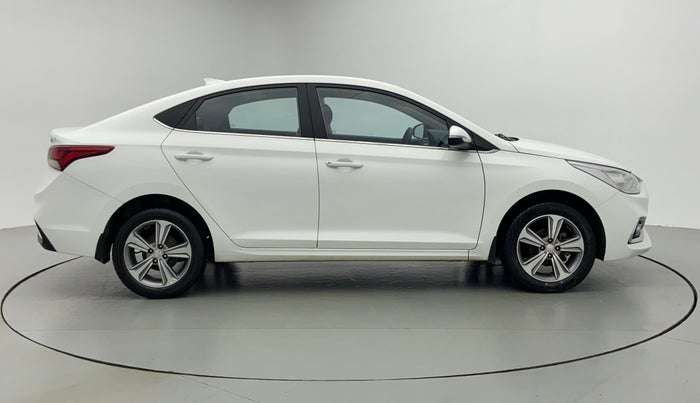 2018 Hyundai Verna 1.6 SX VTVT, Petrol, Manual, 26,588 km, Right Side View