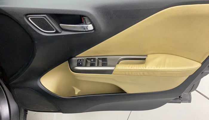 2017 Honda City 1.5L I-VTEC ZX CVT, Petrol, Automatic, 1,21,674 km, Driver Side Door Panels Control