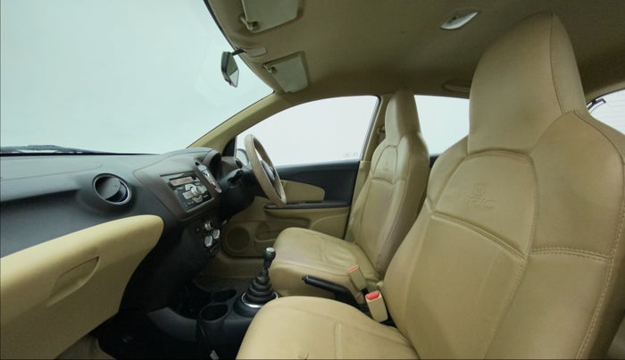 2013 Honda Brio VX MT, Petrol, Manual, 1,04,187 km, Right Side Front Door Cabin