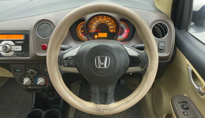 2013 Honda Brio VX MT, Petrol, Manual, 1,04,187 km, Steering Wheel Close Up