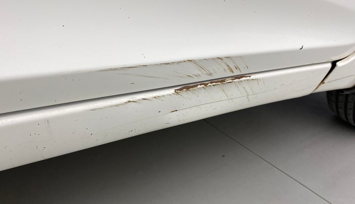 2014 Hyundai Eon ERA +, Petrol, Manual, 25,213 km, Driver-side door - Slightly rusted
