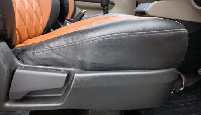 2019 Renault TRIBER 1.0 RXZ, Petrol, Manual, 26,070 km, Driver Side Adjustment Panel