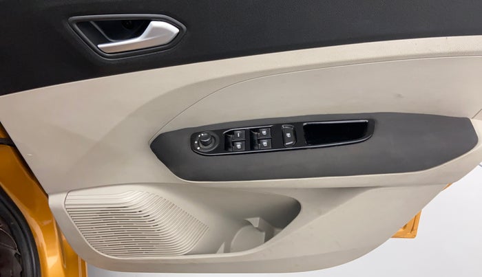 2019 Renault TRIBER 1.0 RXZ, Petrol, Manual, 26,070 km, Driver Side Door Panels Controls