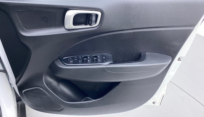 2021 Hyundai VENUE S MT 1.2 KAPPA, Petrol, Manual, 9,481 km, Driver Side Door Panels Control