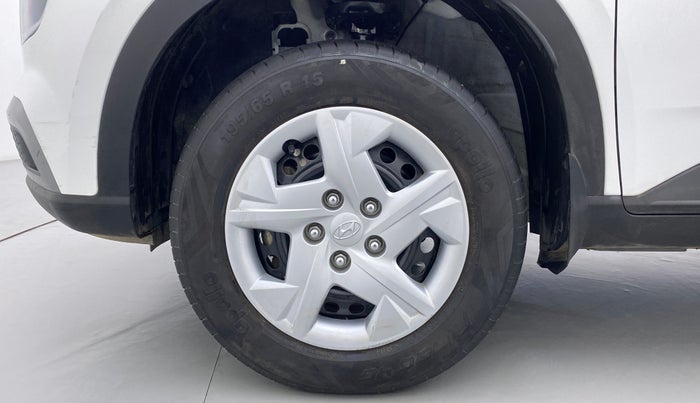 2021 Hyundai VENUE S MT 1.2 KAPPA, Petrol, Manual, 9,481 km, Left Front Wheel