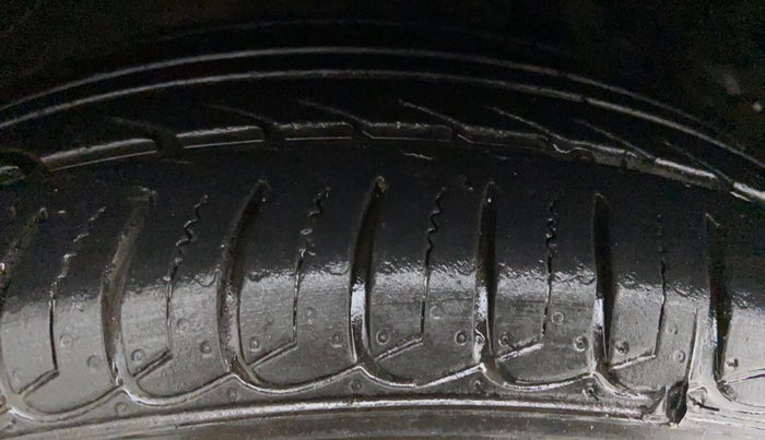 2016 Honda BR-V 1.5 i-VTEC V, Petrol, Manual, 91,899 km, Right Rear Tyre Tread