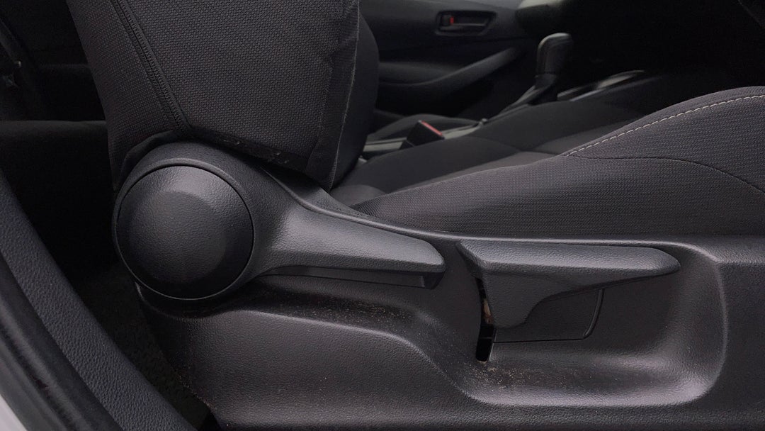 2020 Toyota Corolla Ascent Sport + Tr Kit, Automatic, 68234 km, Drivers Side Adjustment Panel