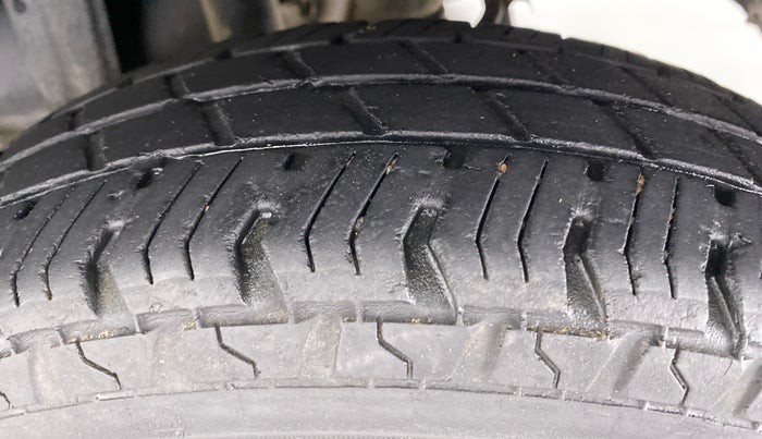 2018 Maruti Alto 800 VXI, Petrol, Manual, 28,342 km, Left Rear Tyre Tread