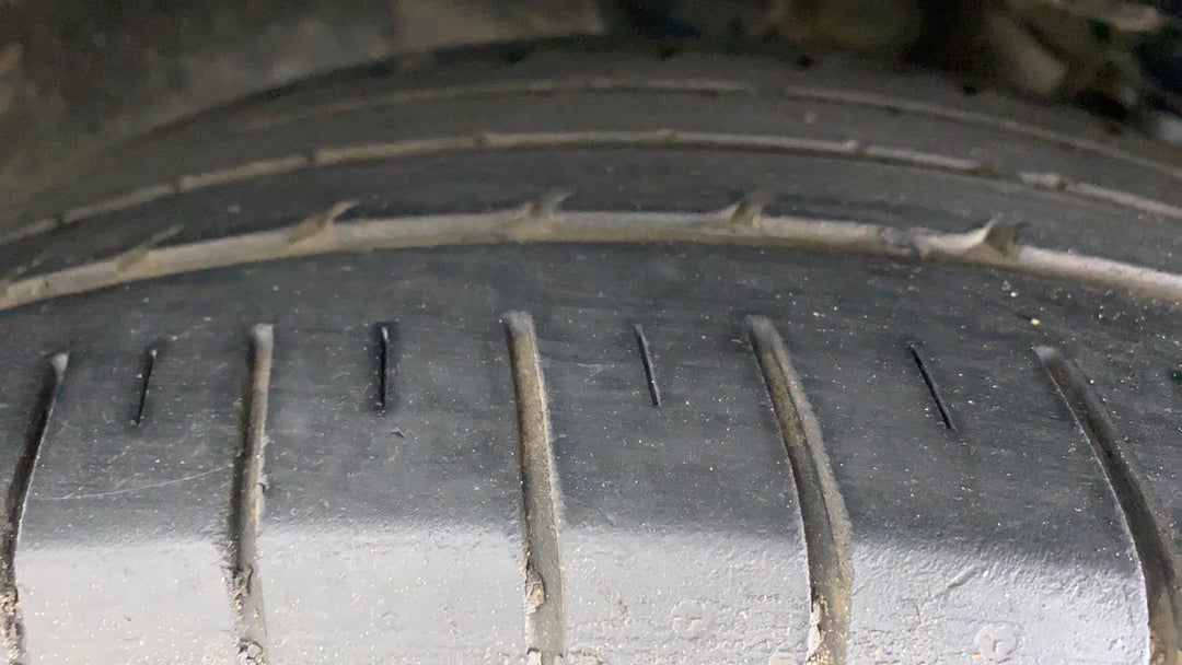 Left Front Tyre Tread
