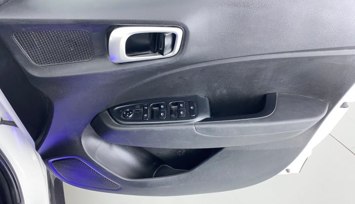 2022 Hyundai VENUE S MT 1.2 KAPPA, Petrol, Manual, 15,163 km, Driver Side Door Panels Control