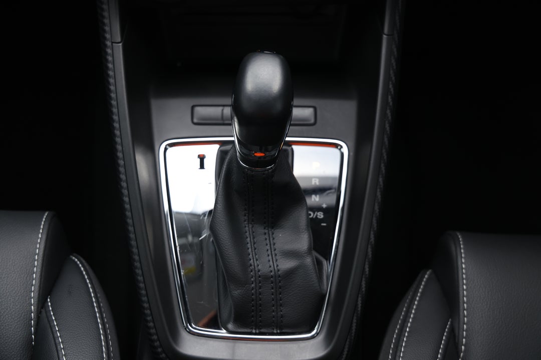 2024 MG ZS Excite, Automatic, 7894 km, Gear Lever 