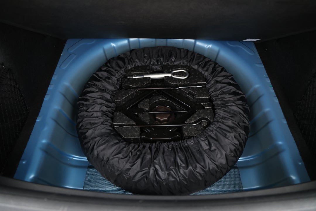 2024 MG ZS Excite, Automatic, 7894 km, Spare Wheel