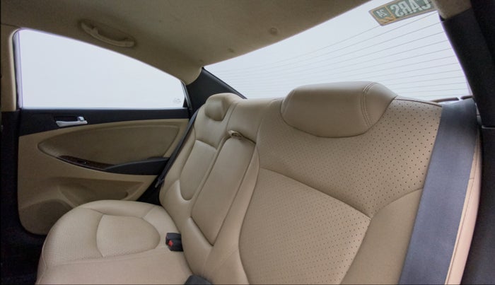 2015 Hyundai Verna FLUIDIC 4S 1.6 VTVT S, Petrol, Manual, 45,374 km, Right Side Rear Door Cabin