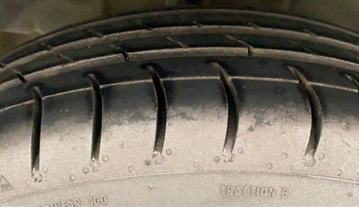 2018 Tata Tiago XT DIESEL, Diesel, Manual, 91,854 km, Right Rear Tyre Tread