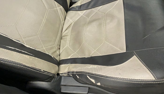 2018 Tata Tiago XT DIESEL, Diesel, Manual, 91,854 km, Driver seat - Cover slightly torn