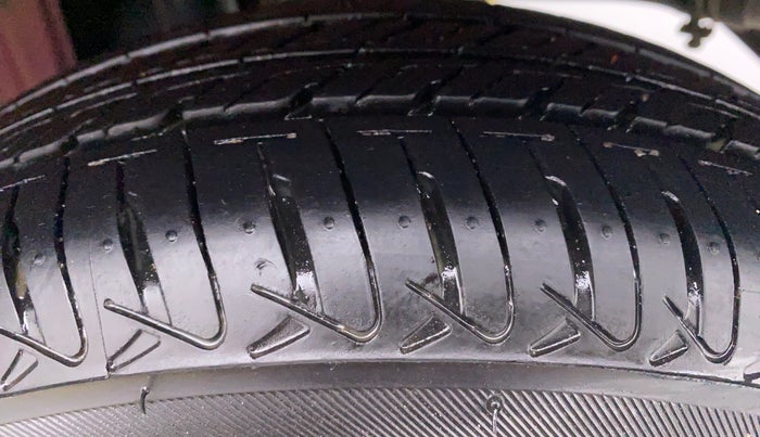 2017 Maruti Alto K10 VXI P, Petrol, Manual, 49,691 km, Left Rear Tyre Tread