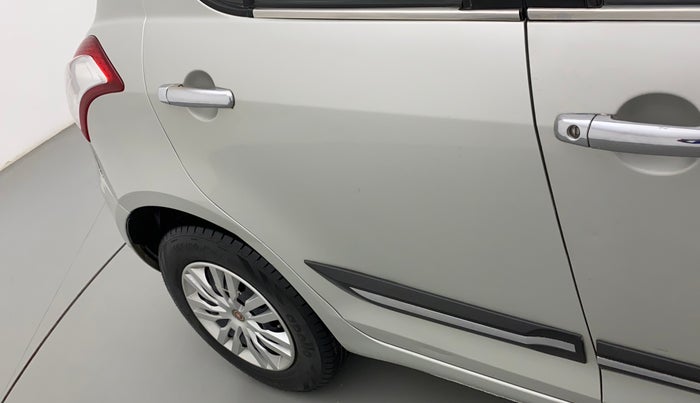 2017 Maruti Swift VXI, Petrol, Manual, 77,307 km, Right rear door - Minor scratches