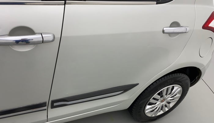 2017 Maruti Swift VXI, Petrol, Manual, 77,307 km, Rear left door - Slightly dented