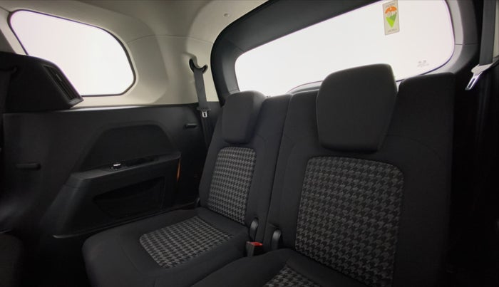 2021 Tata Safari XM 2.0 KRYOTEC, Diesel, Manual, 9,728 km, Third Seat Row ( optional )