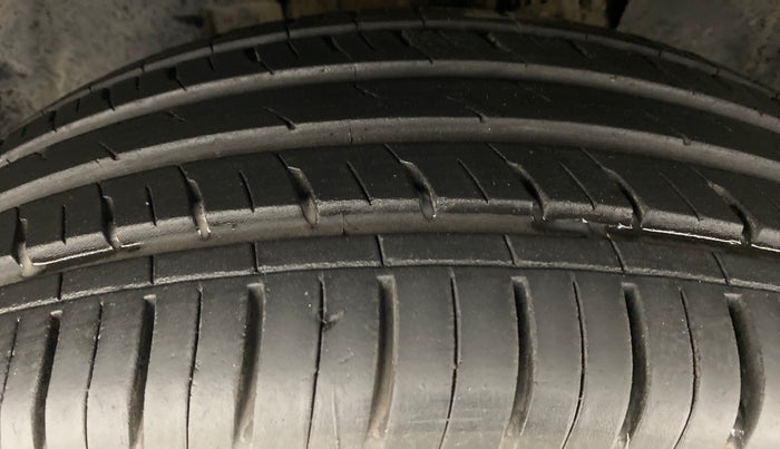 2021 Tata Safari XM 2.0 KRYOTEC, Diesel, Manual, 9,728 km, Left Front Tyre Tread