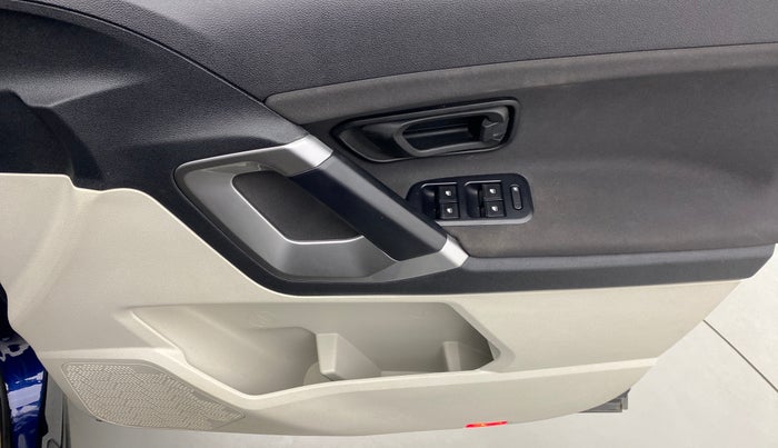 2021 Tata Safari XM 2.0 KRYOTEC, Diesel, Manual, 9,728 km, Driver Side Door Panels Control