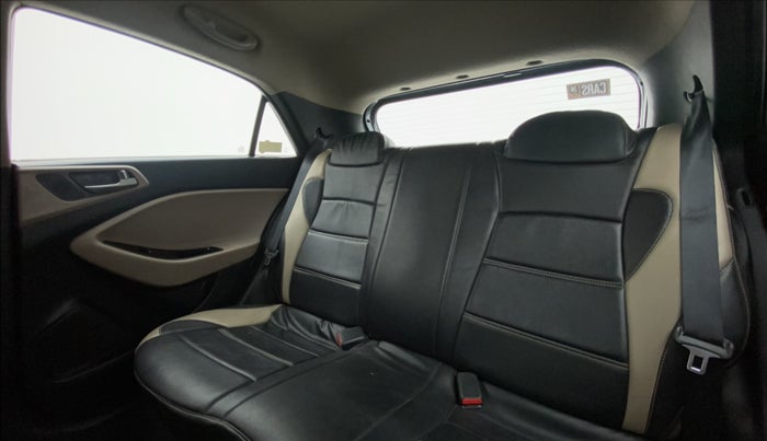 2015 Hyundai Elite i20 SPORTZ 1.2, Petrol, Manual, 36,121 km, Right Side Rear Door Cabin