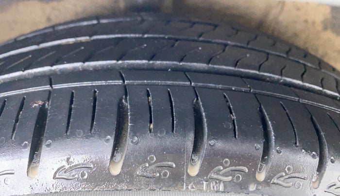 2015 Hyundai Xcent SX 1.2 (O), Petrol, Manual, 69,655 km, Right Rear Tyre Tread