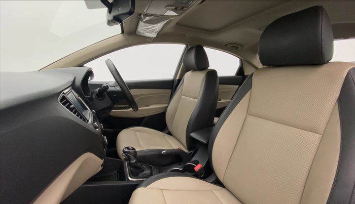 2018 Hyundai Verna 1.6 SX VTVT AT (O), Petrol, Automatic, 26,601 km, Right Side Front Door Cabin View
