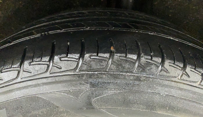 2015 Maruti Baleno DELTA PETROL 1.2, Petrol, Manual, 93,509 km, Left Rear Tyre Tread